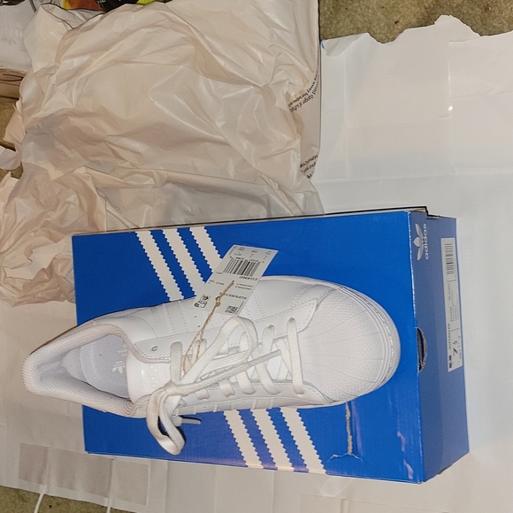 Adidas Superstar - Picture 2 of 5